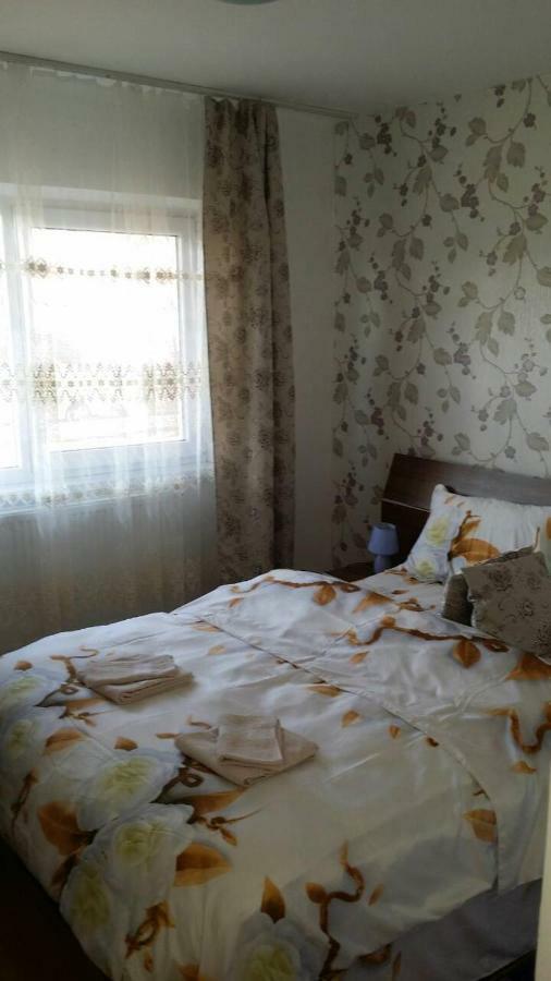 Honey Rooms Hunedoara Exterior foto
